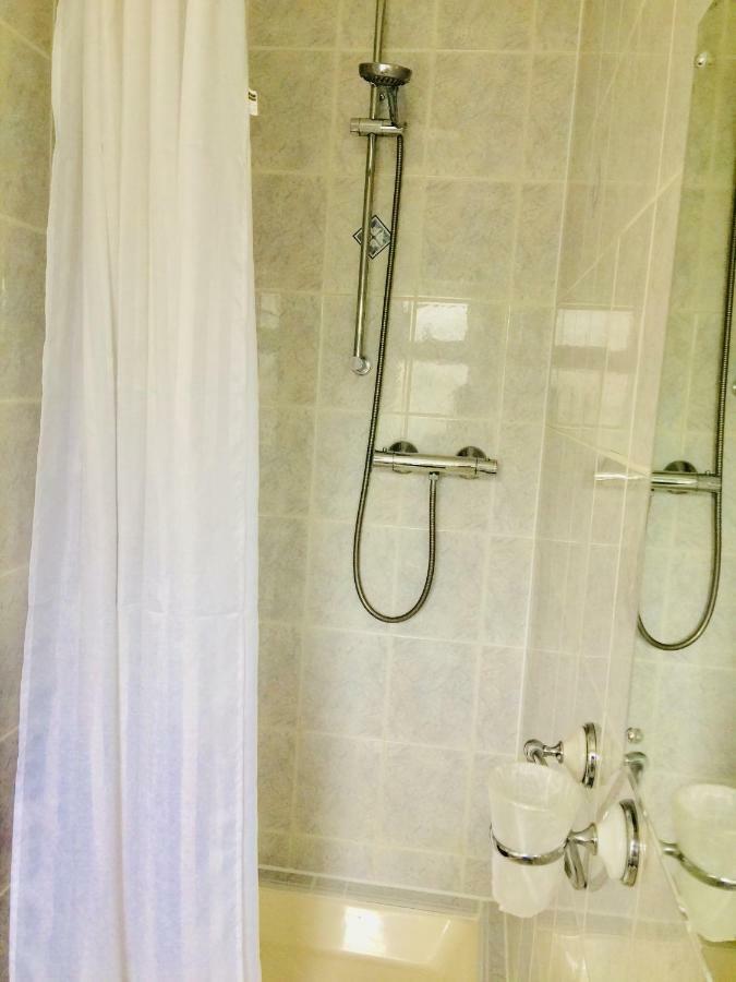 Trevelyan Hotel Ilford Luaran gambar